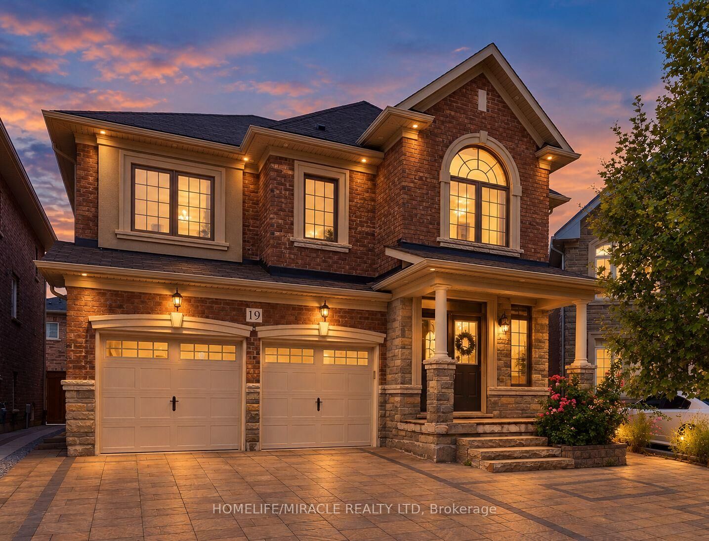 Property Photo:  19 Belgium Crescent  ON L7A 4R2 