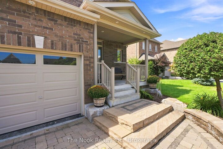 Property Photo:  34 Mahaffy Place  ON L1E 0H9 