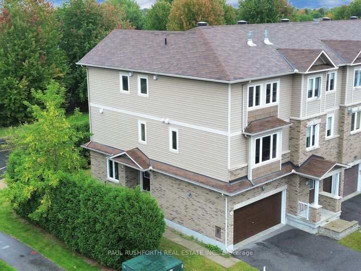 Property Photo:  301 Mosaic Private  ON K2K 0H1 