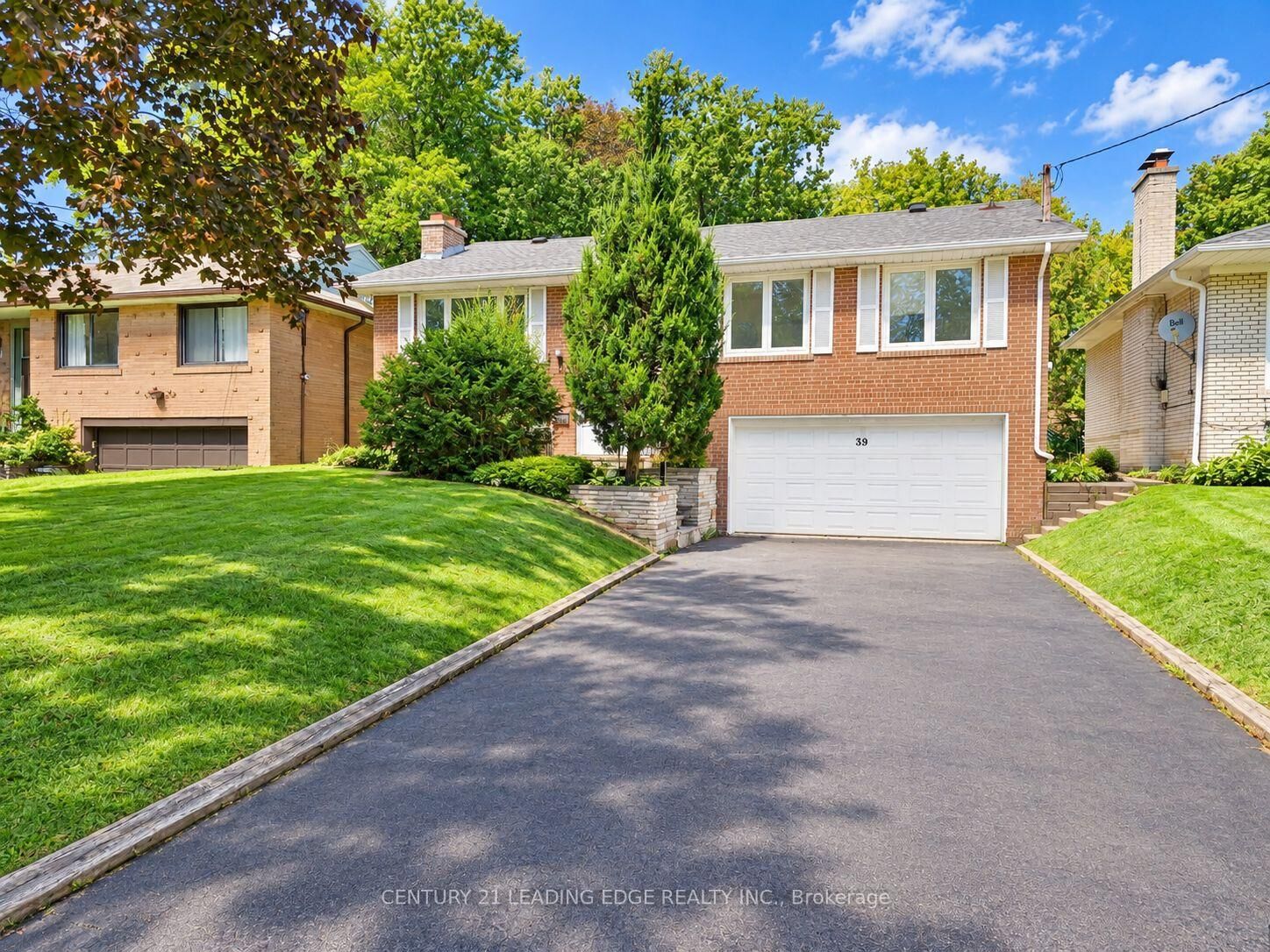 Property Photo:  39 Sumner Heights Drive  ON M2K 1Y2 