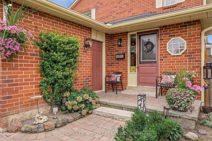Property Photo:  607 Clover Park Crescent  ON L9T 4T7 