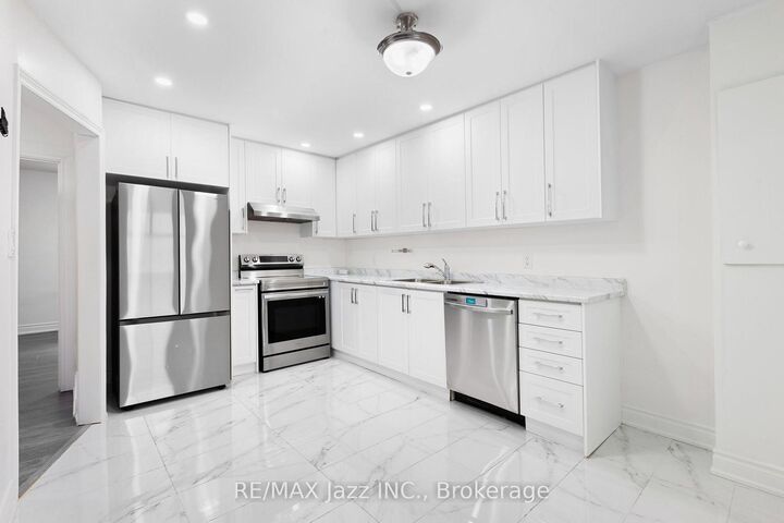 Property Photo:  