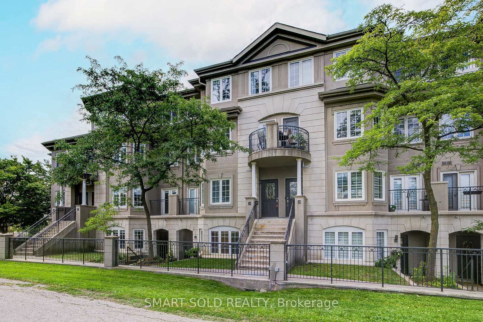 Property Photo: 108 Finch Avenue W C20 ON M2N 6W6