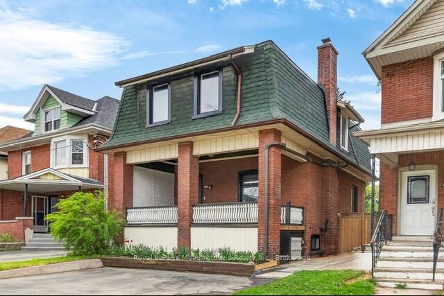 Property Photo:  216 Maplewood Avenue  ON L8M 1X8 
