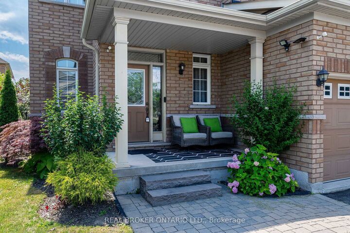Property Photo:  636 Serafini Crescent  ON L9T 7P1 