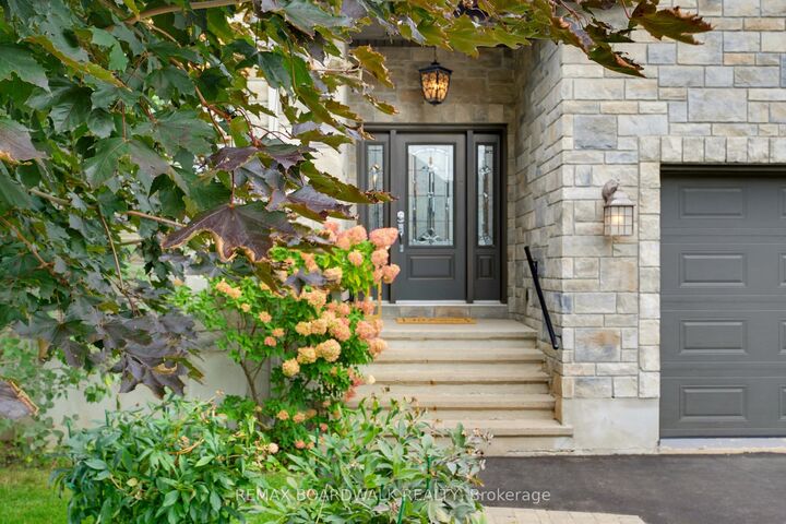 Property Photo:  236 Sterling Avenue  ON K4K 0G8 