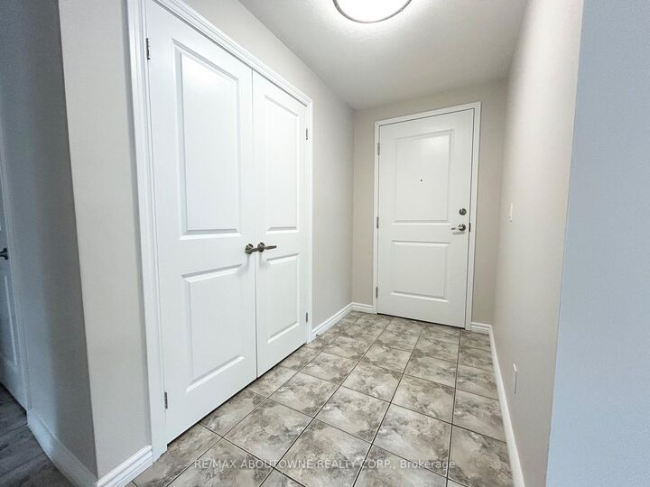 Property Photo:  7 Rittenhouse Road 102  ON N2E 2M8 