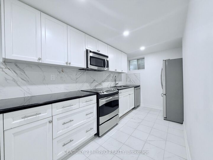 Property Photo:  35 Forest Park Crescent Lower  ON L3T 2M5 