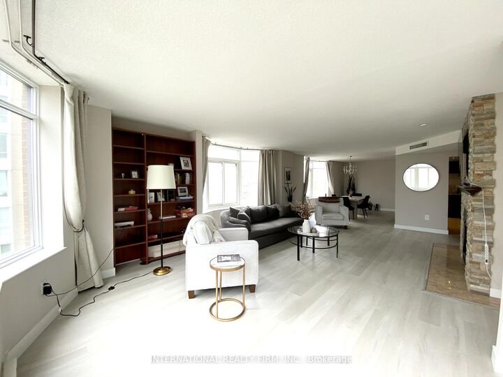 Property Photo:  135 George Street S 605  ON M5A 4E8 