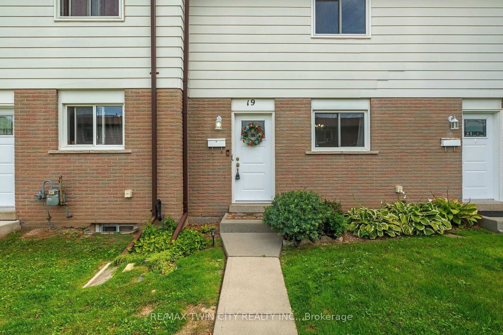 Property Photo:  379 Darling Street 19  ON N3S 7G4 