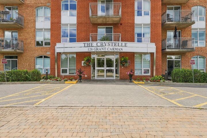 Property Photo:  120 Grant Carman Drive 802  ON K2E 1C8 