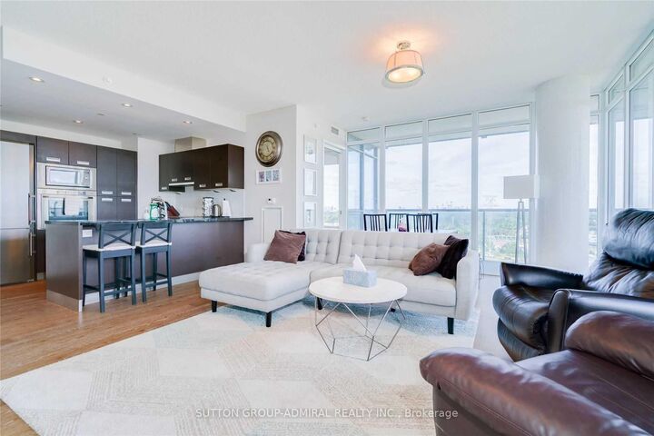 Property Photo:  90 Park Lawn Road 1811  ON M8Y 0B6 