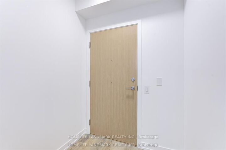 Property Photo:  395 Square One Drive 1112  ON L5B 0P6 