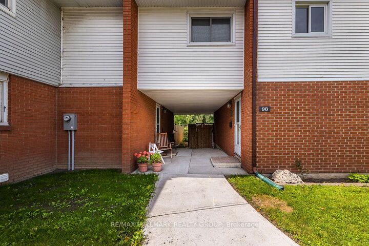 Property Photo: 1045 Morrison Drive 98 ON K2H 7L2