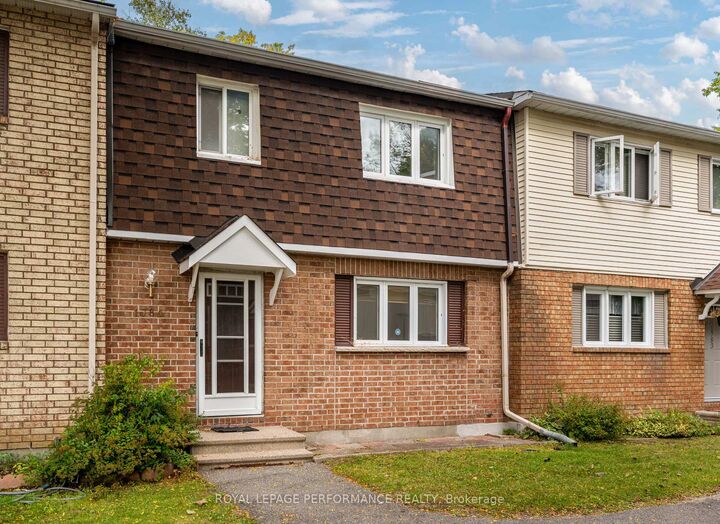 Property Photo:  1781 Bellmanor Court  ON K1T 2V7 