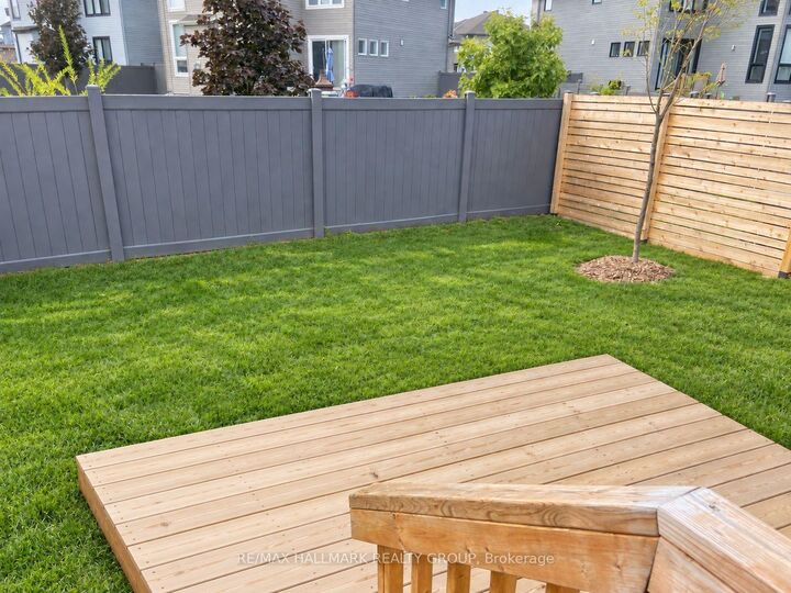 Property Photo:  178 Rathwell Street  ON K7C 0H9 