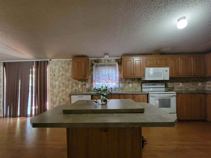 Property Photo:  302 E Schley Street  OK 74962 