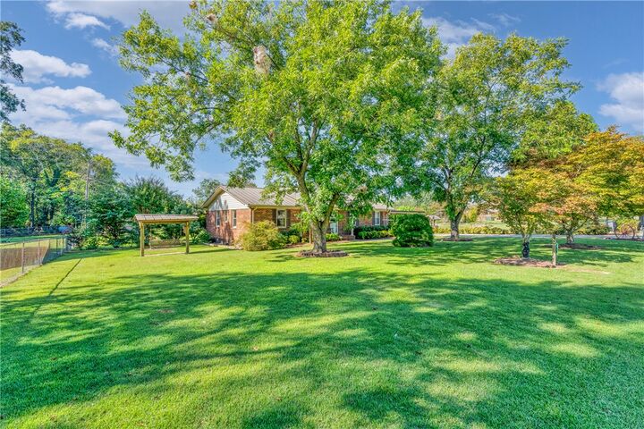 Property Photo: 619 Foster Road SC 29697