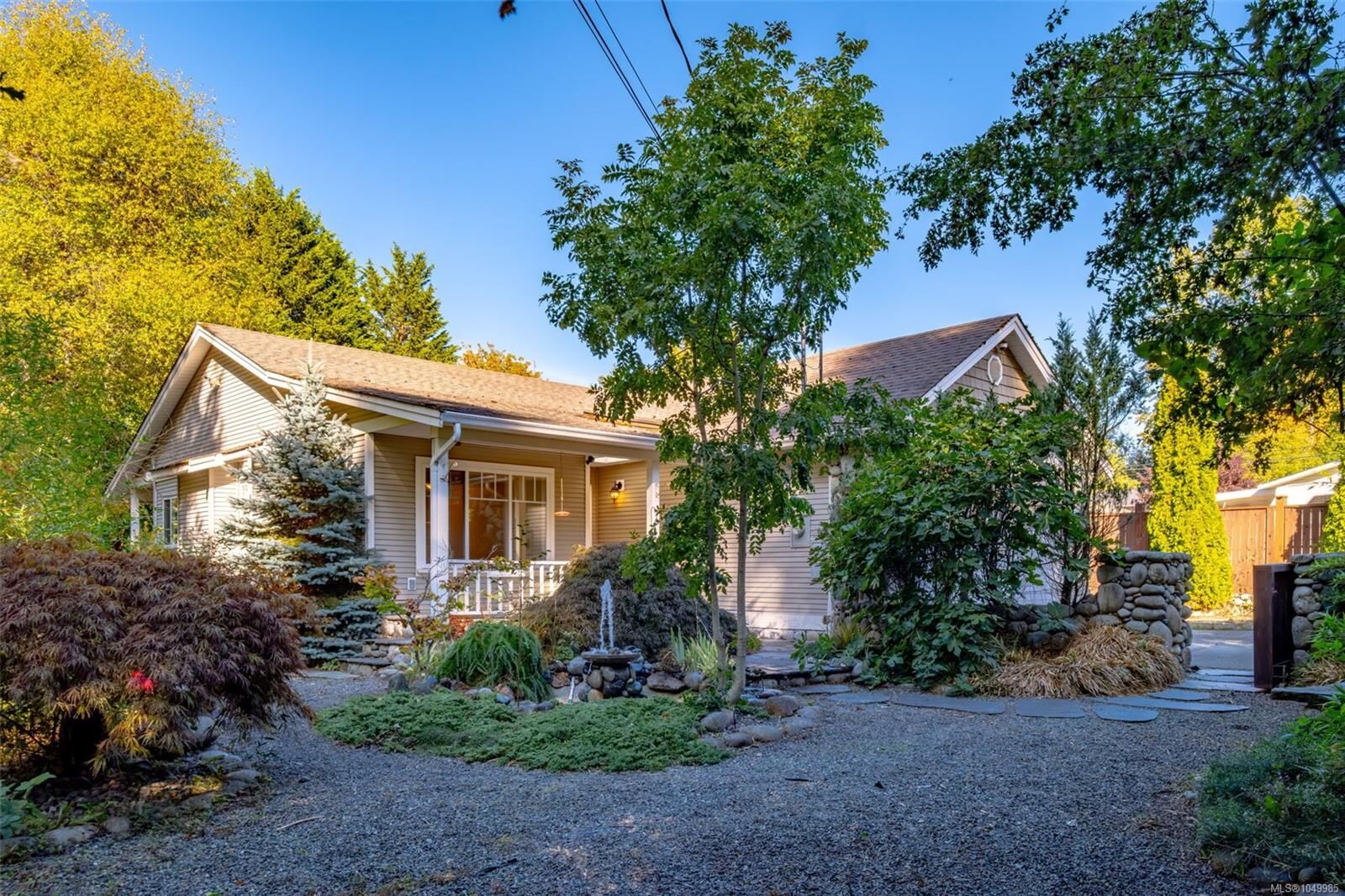 Property Photo:  821 Park Ave  BC V9R 4H9 