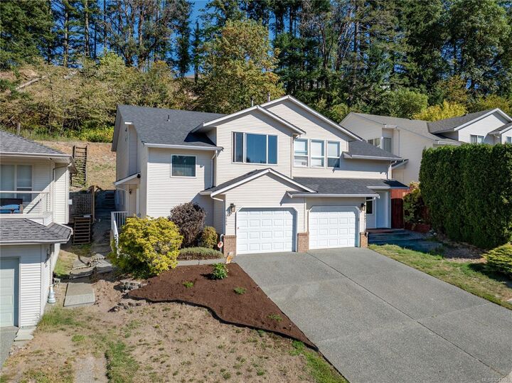 Property Photo:  4884 Fairbrook Cres  BC  
