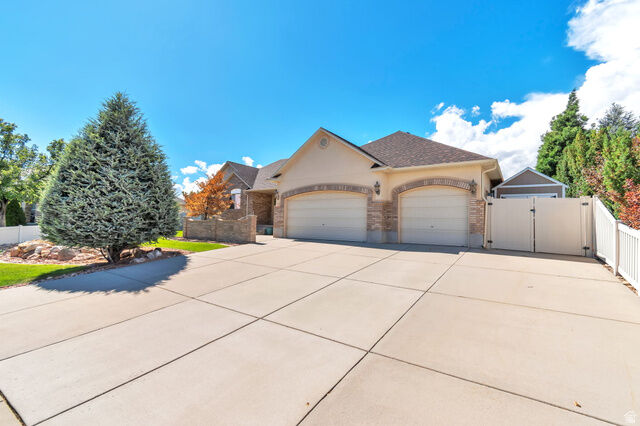 Property Photo:  9044 S Pine Laurel Ln W  UT 84081 