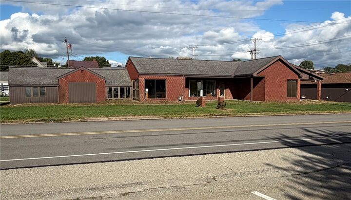 Property Photo:  1830 Lincoln Ave  PA 15650 