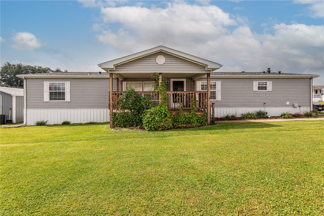 Property Photo: 282 Tee Dr PA 15688