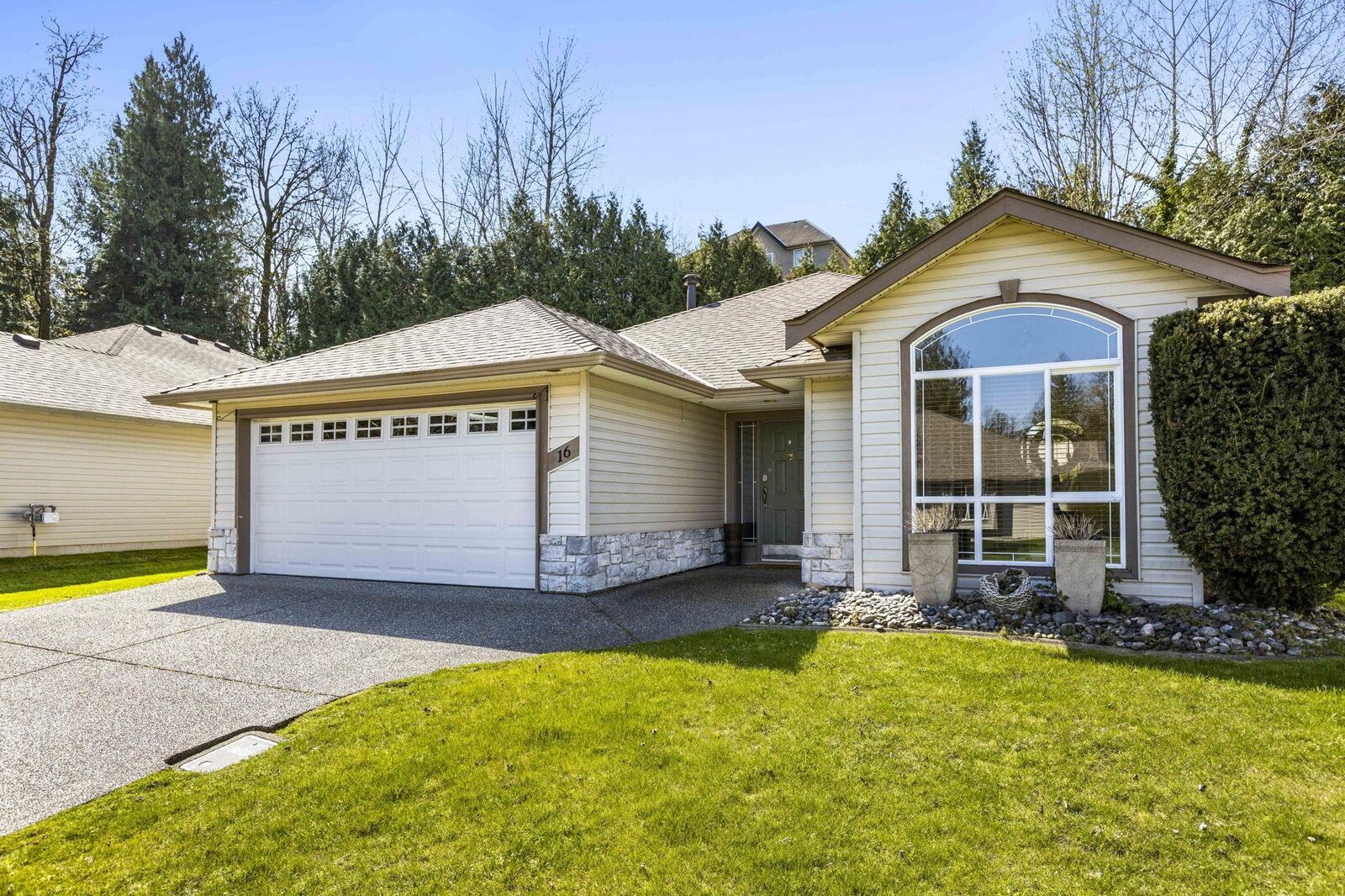 Property Photo:  32250 Downes Road 16  BC V4X 2R1 