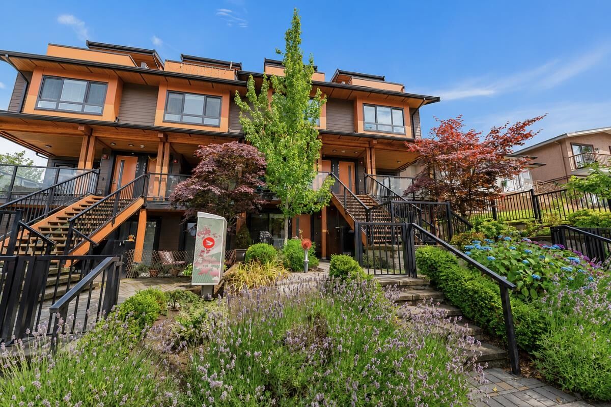 Property Photo:  4410 Nanaimo Street  BC V5N 0H7 
