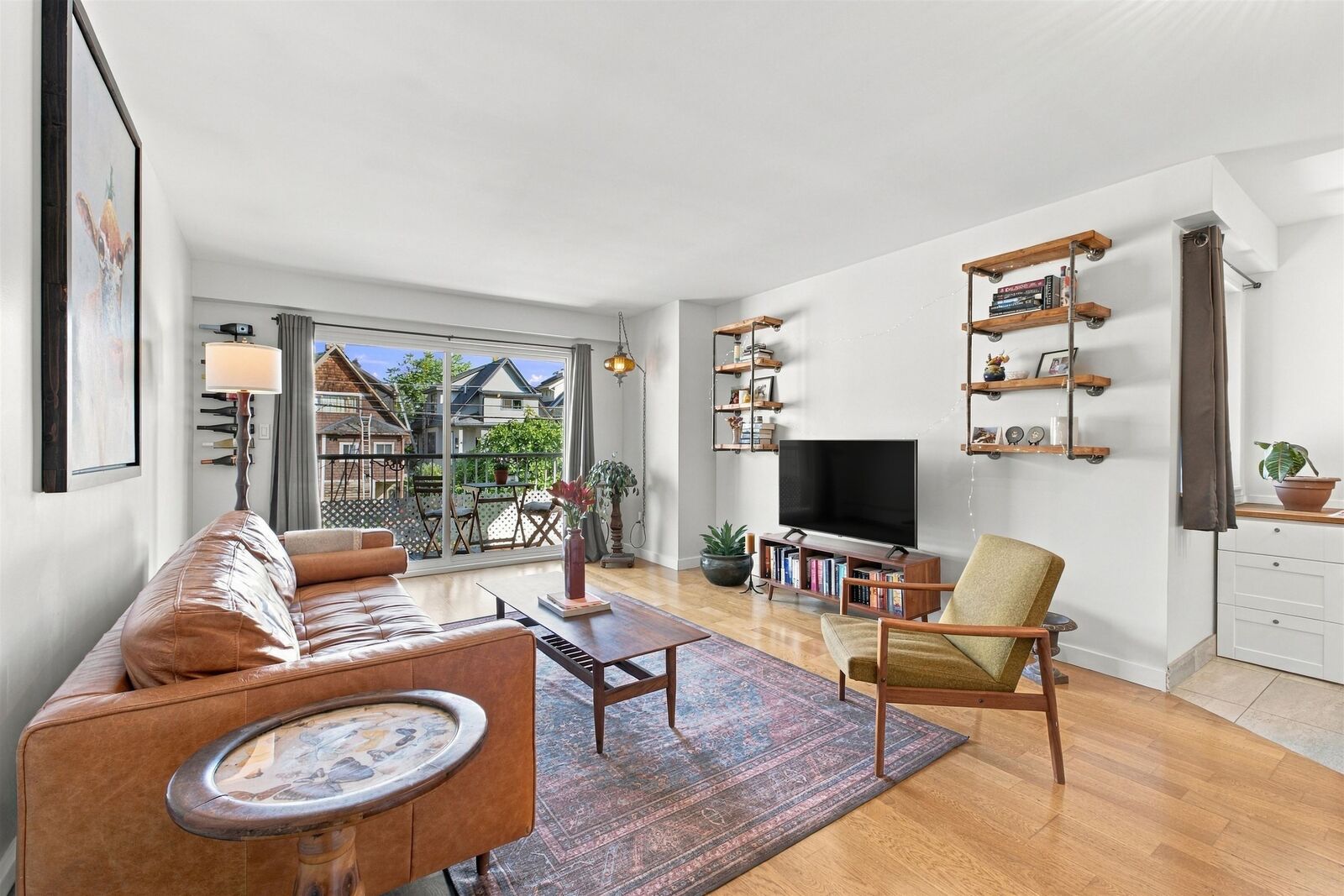 Property Photo:  1611 E 3rd Avenue 304  BC V5N 1H1 