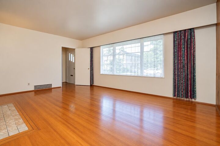 Property Photo:  904 First Street  BC V3L 2J2 