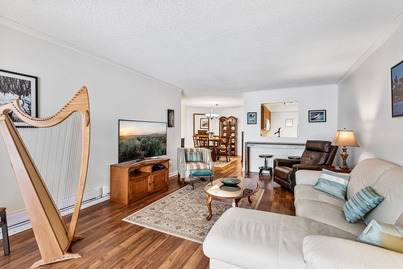 Property Photo:  1458 Blackwood Street 204  BC V4B 3V4 