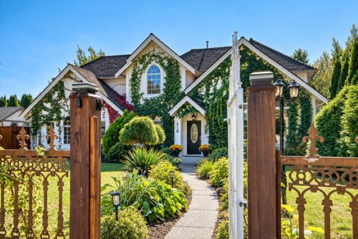 Property Photo:  35210 McEwen Avenue  BC V2V 6R4 
