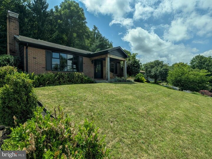 Property Photo:  212 Crestview Avenue  PA 15522 