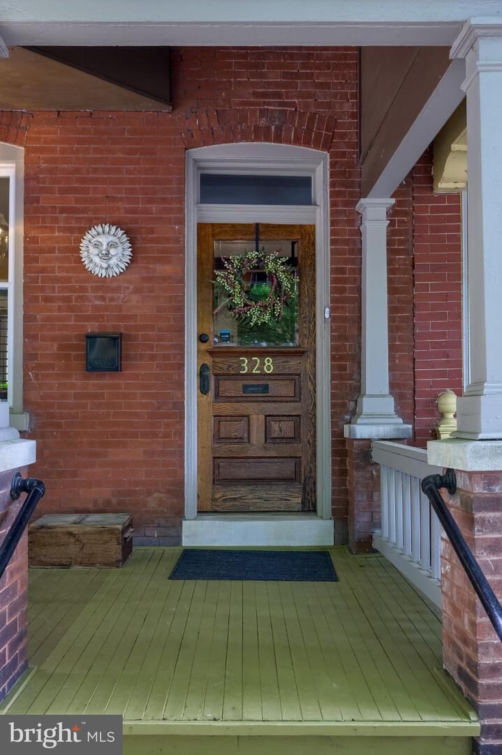 Property Photo:  328 N Pine Street  PA 17603 