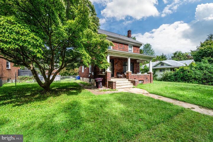 Property Photo: 711 Greenway Tc Terrace PA 19607