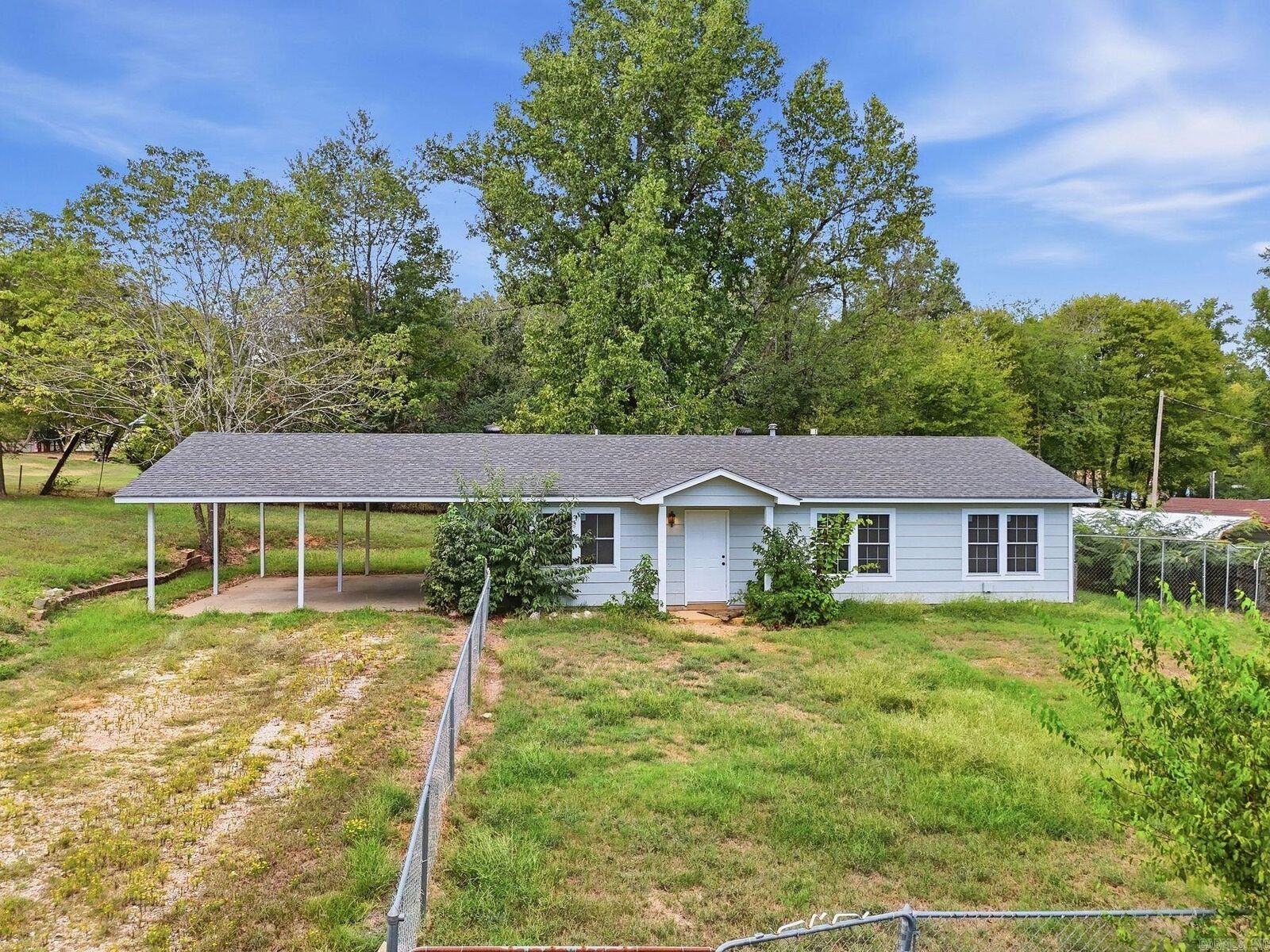 Property Photo:  1424 Lockhart Street  AR 72015 
