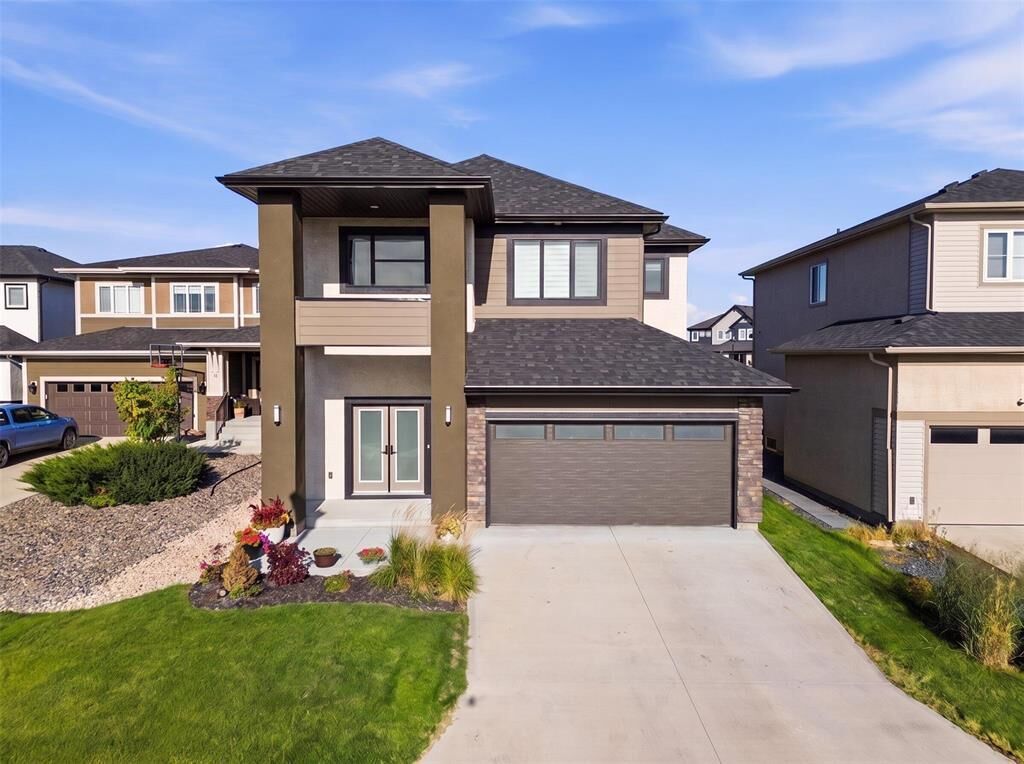 Property Photo: 15 Bakersfield Court MB R3Y 0X4