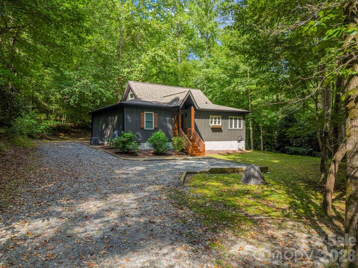 Property Photo:  126 Swans Way W  NC 28746 