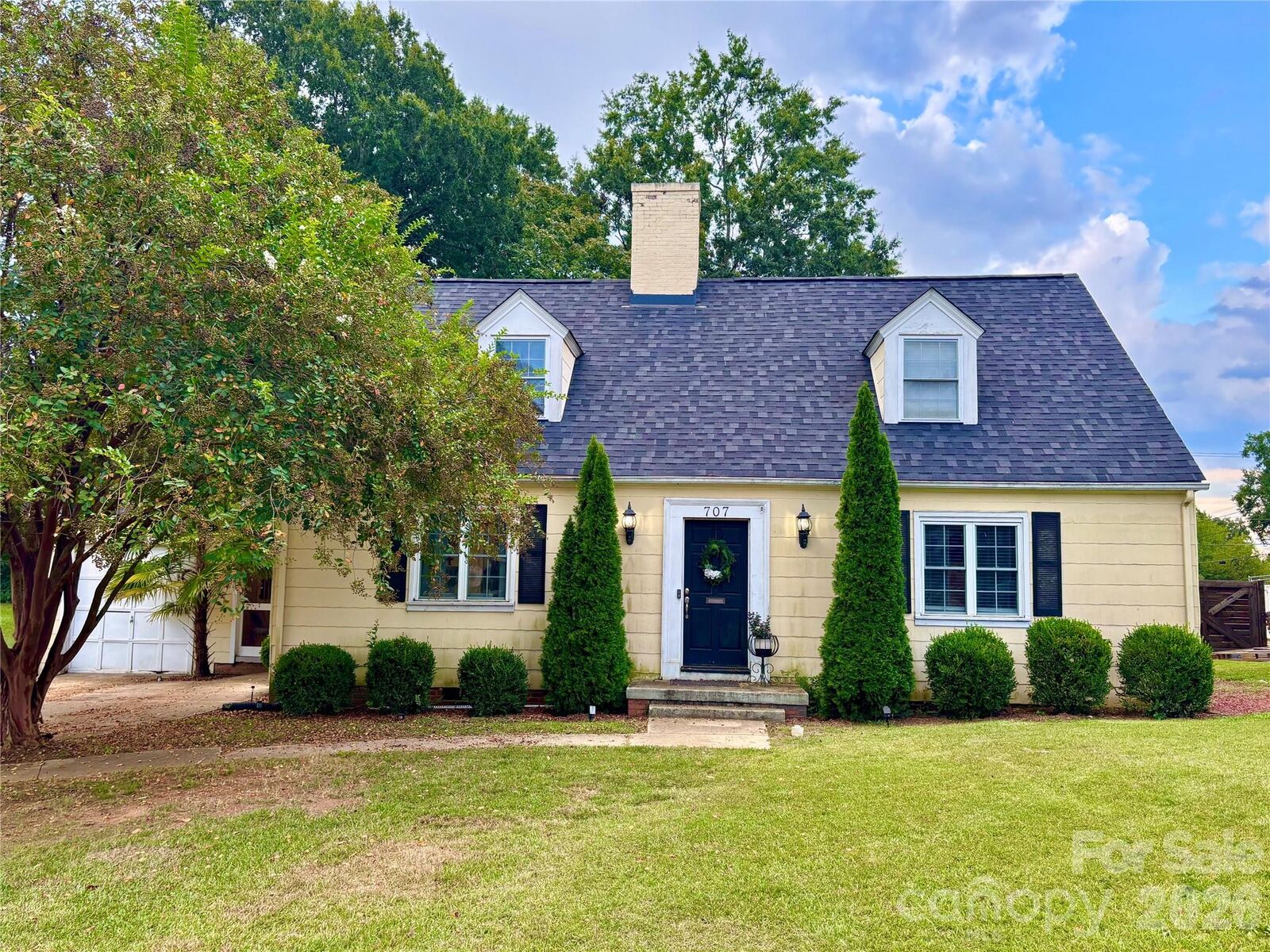 Property Photo: 707 W Barr Street SC 29720