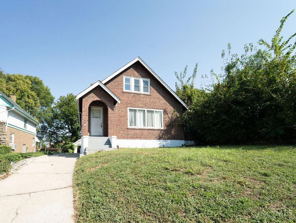 Property Photo: 224 Ehrman Avenue OH 45220