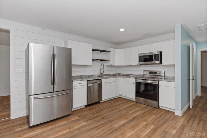 Property Photo:  7433 Brookfield Place  OH 45171 