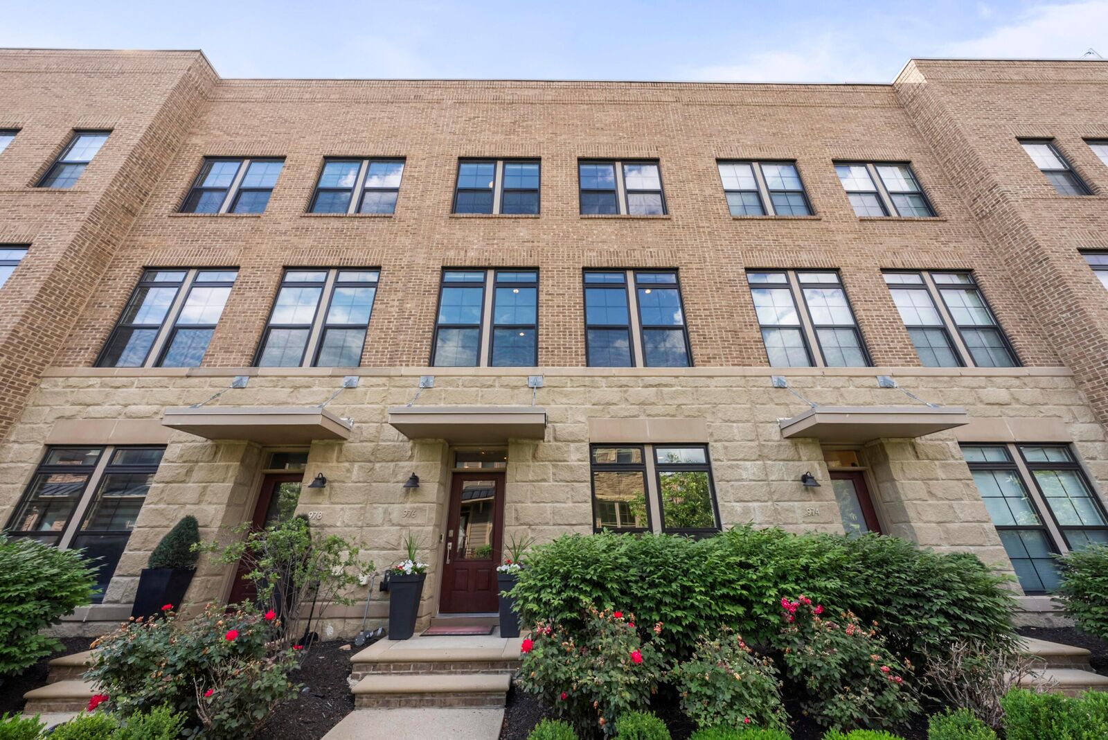Property Photo: 976 Pullman Place OH 43212