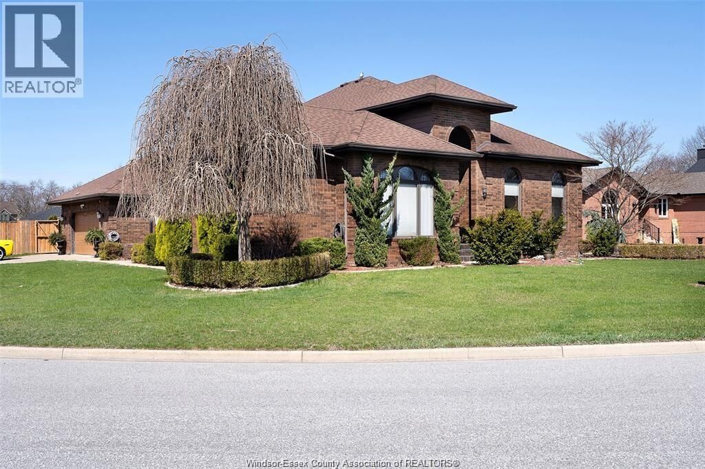 Property Photo:  172 Pointe West Drive  ON N9V 3R6 