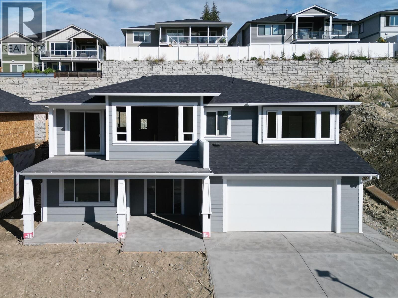 Property Photo:  1660 8 Street Southeast  BC V1E 0G9 