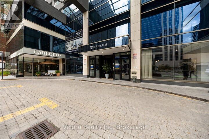 Property Photo:  161 Laurier Avenue West 1407  ON K1P 5J2 