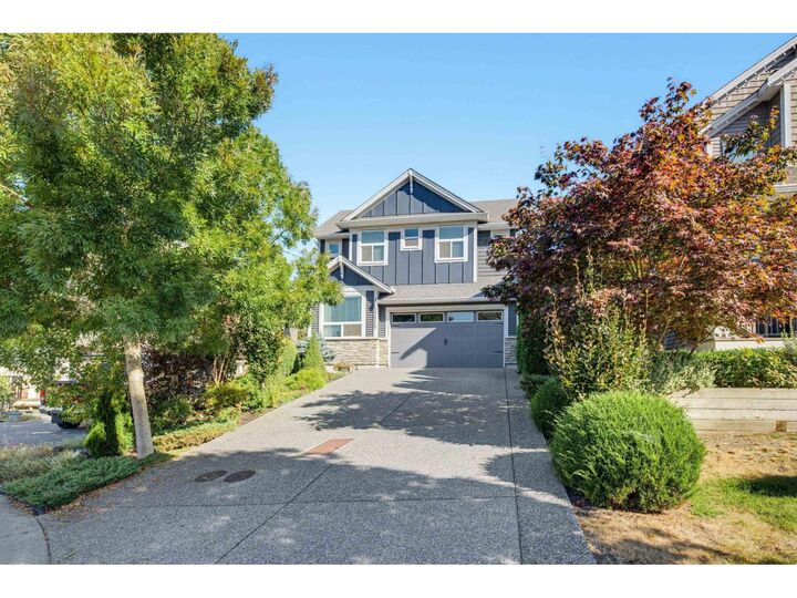 Property Photo: 27515 27A Avenue BC V4W 0C4