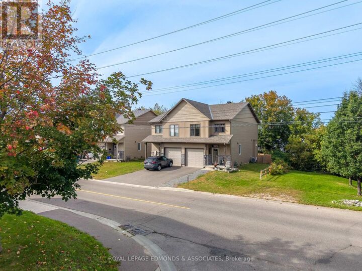 Property Photo:  359 Nelson Street  ON K8A 3N5 