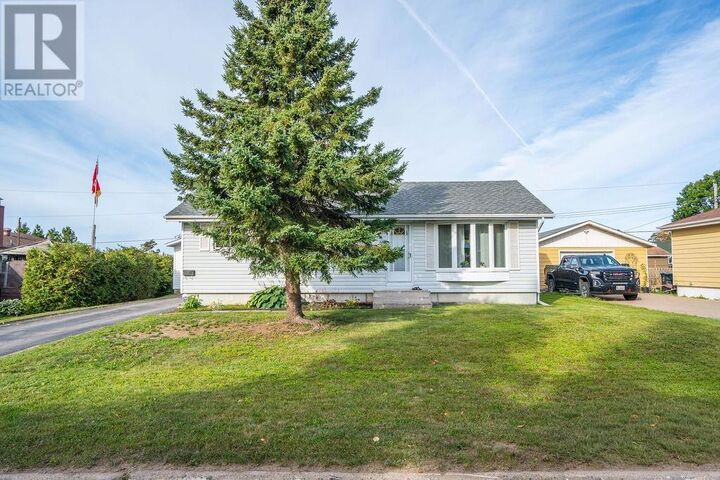 Property Photo:  131 Allard St  ON P6B 5G3 