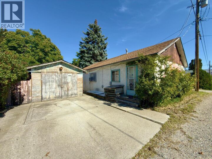 Property Photo: 875 Tilton Avenue BC V0H 1T0